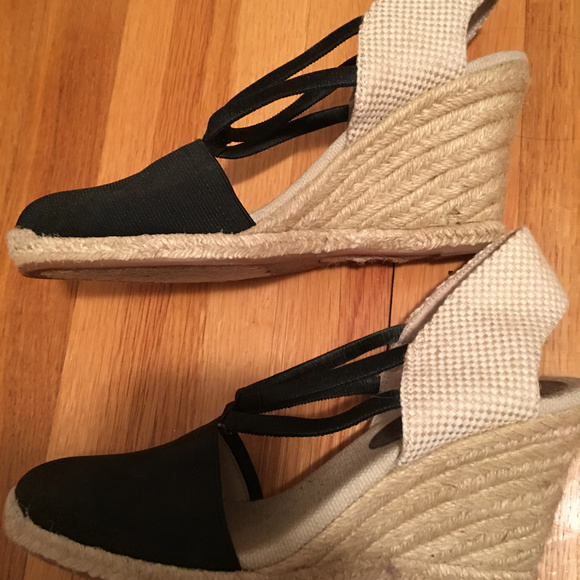 Adrianne Vittadini - Picture 2 of 6